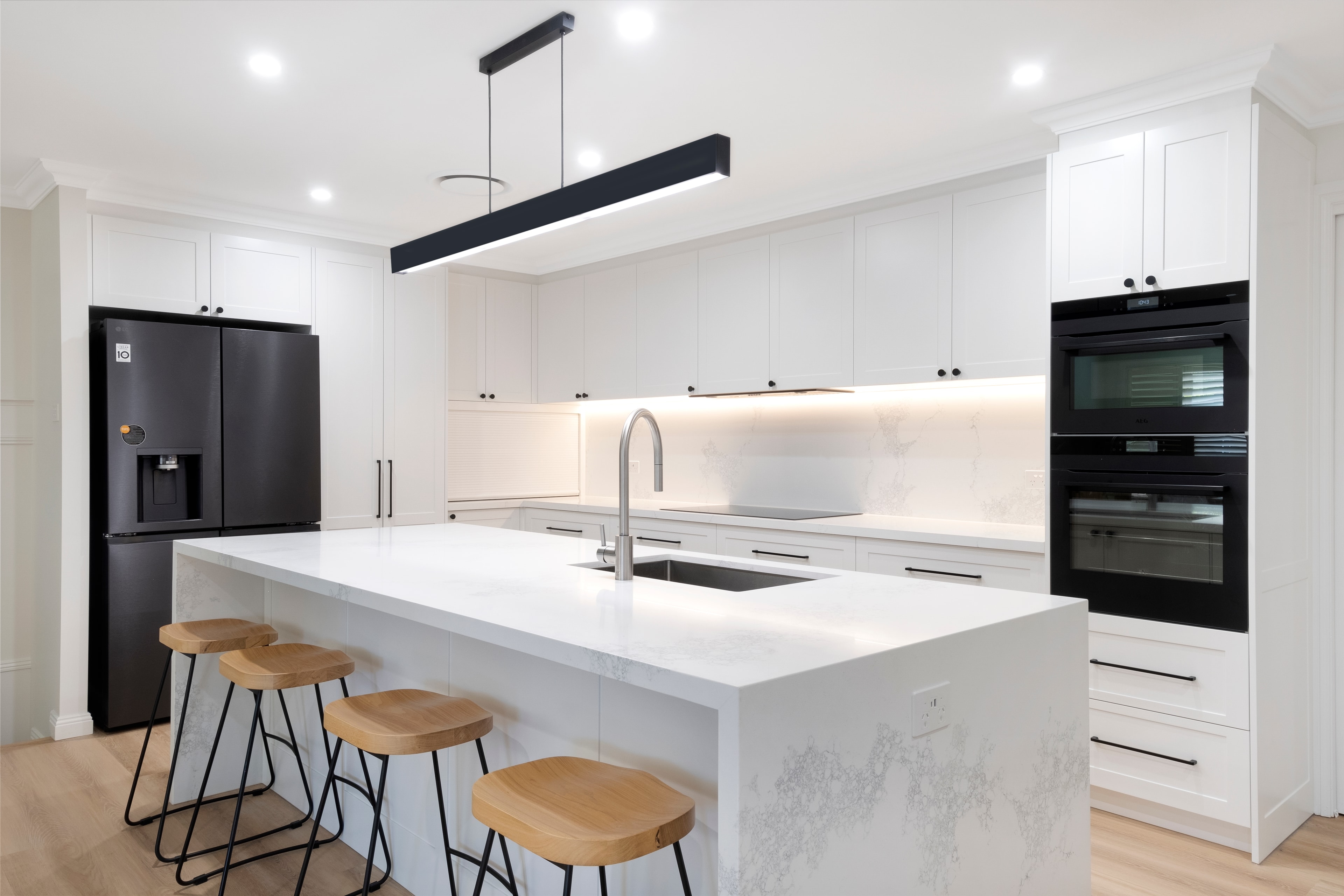 Kellyville kitchen renovation island with marble benchtop